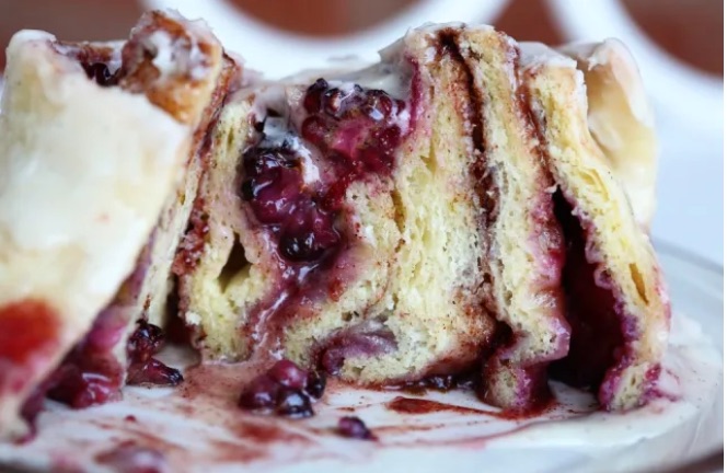 Blackberry Cinnamon Roll Icing